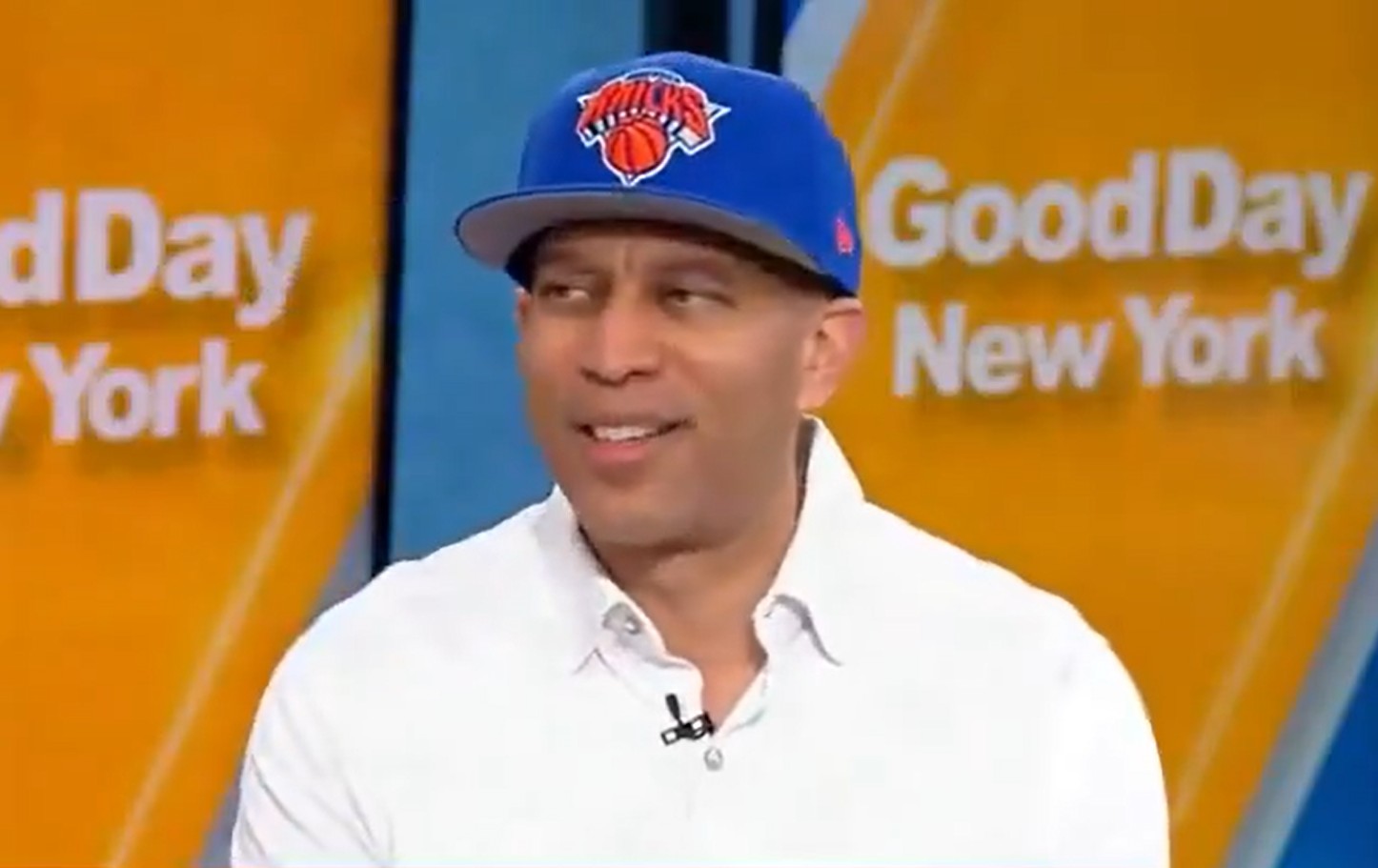 Hakeem Jeffries wearing a New York Knicks hat